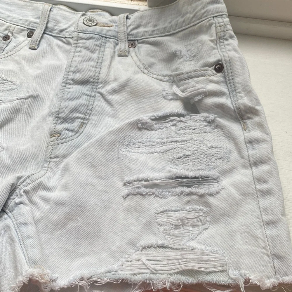 American eagle light denim   ripped shorts